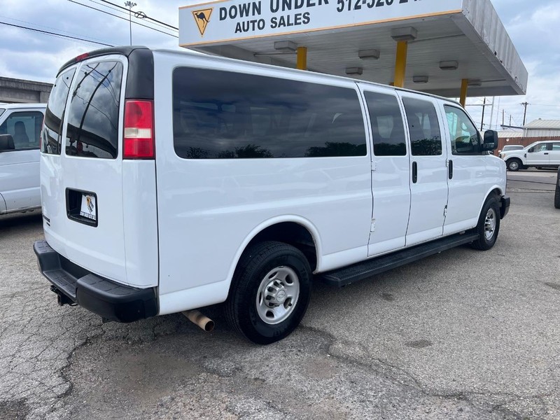 Chevrolet Express Passenger Vehicle Image 04