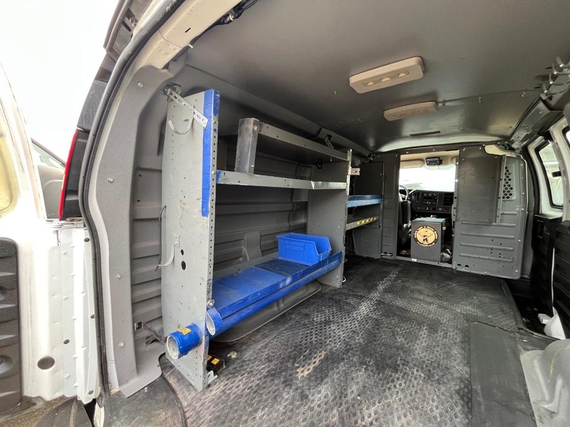 Chevrolet Express Cargo Van Vehicle Image 11