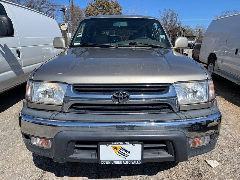 Toyota 4Runner Vehicle Image 02