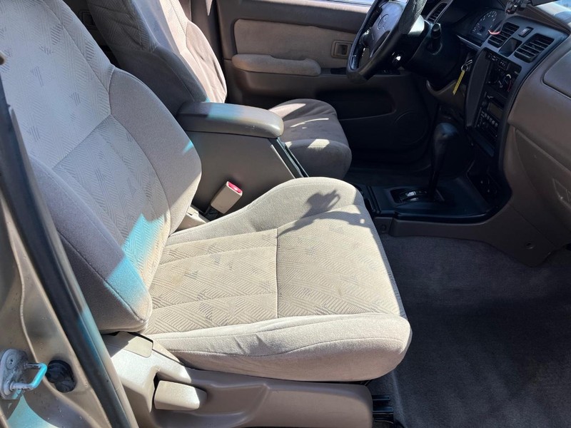 Toyota 4Runner Vehicle Image 08