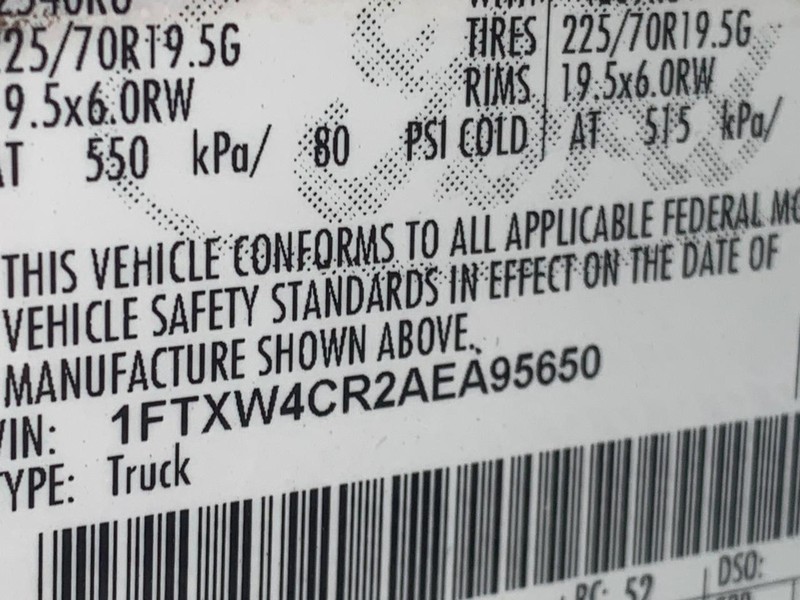 Ford Super Duty F-450 DRW Vehicle Image 17