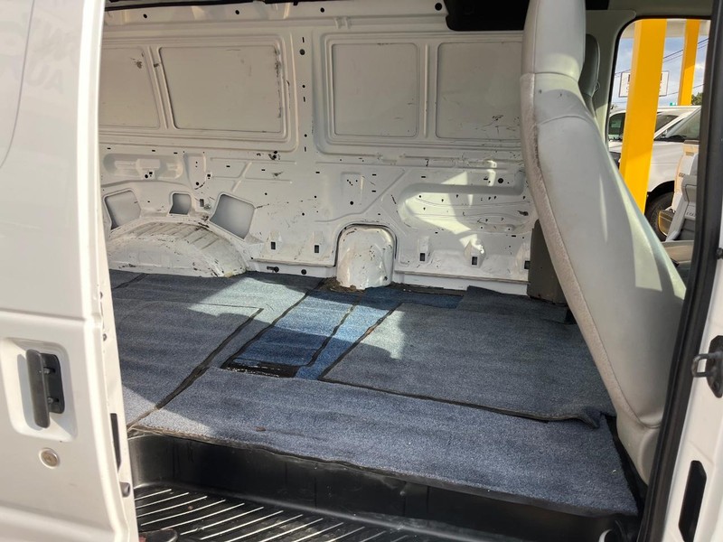 Ford Econoline Cargo Van Vehicle Image 12