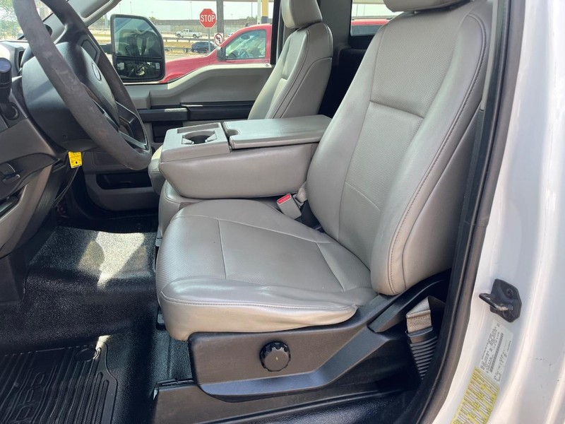 Ford Super Duty F-250 SRW Vehicle Image 08