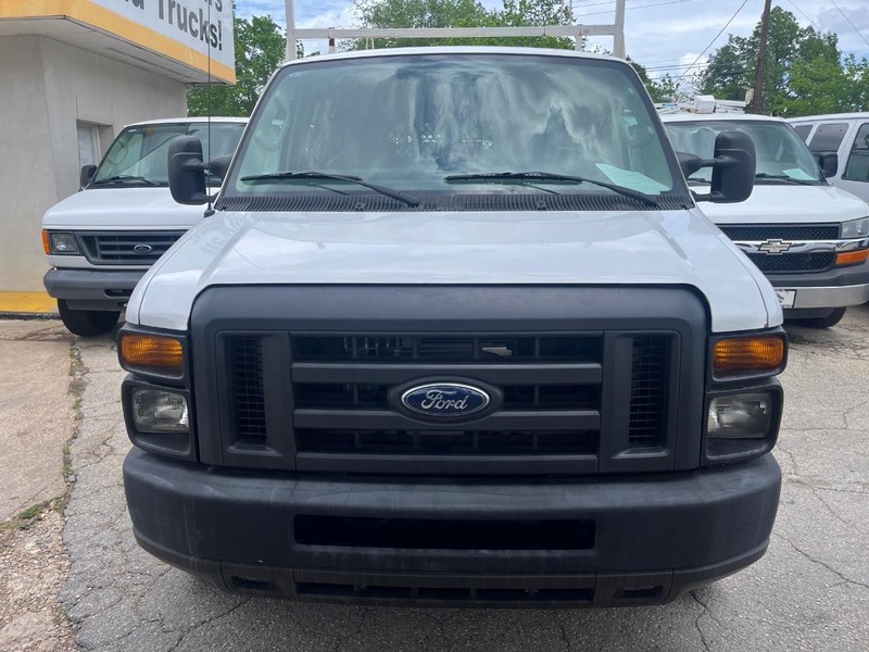 Ford Econoline Cargo Van Vehicle Image 04