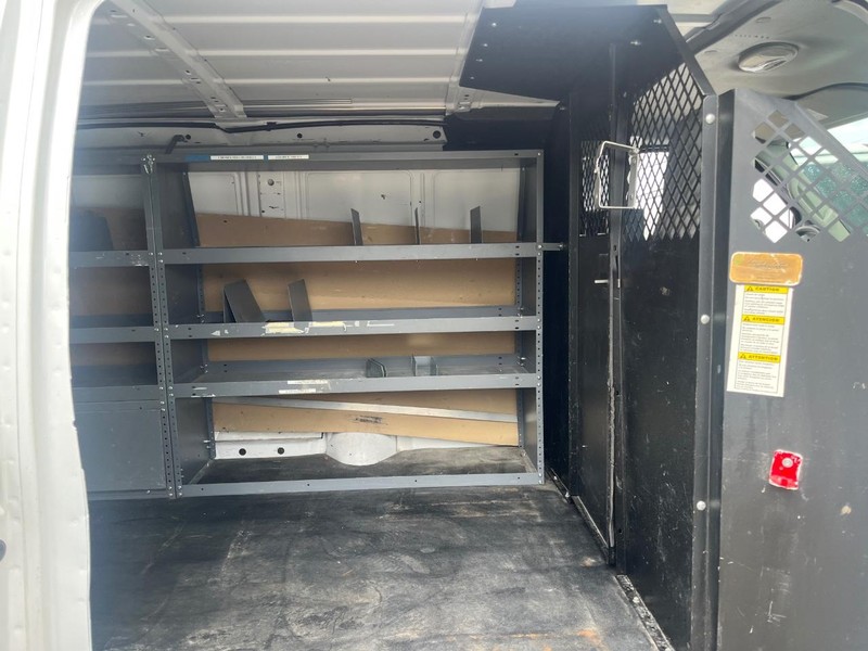 Ford Econoline Cargo Van Vehicle Image 08