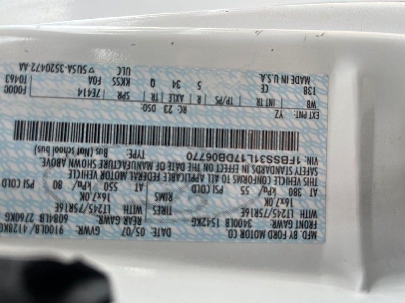 Ford Econoline Wagon Vehicle Image 11