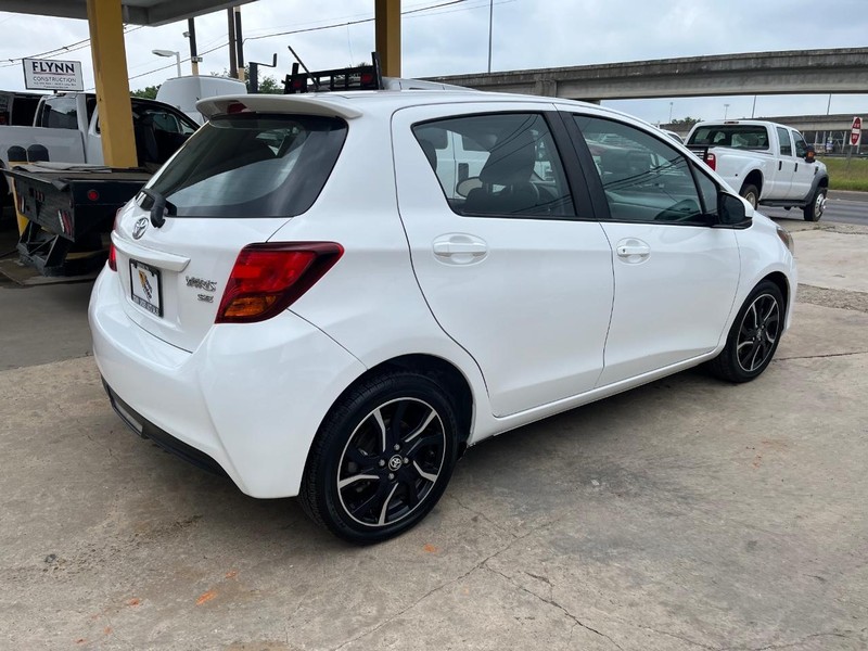 Toyota Yaris Vehicle Image 04