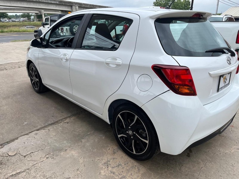 Toyota Yaris Vehicle Image 06