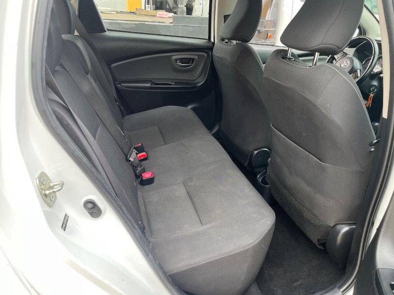 Toyota Yaris Vehicle Image 07