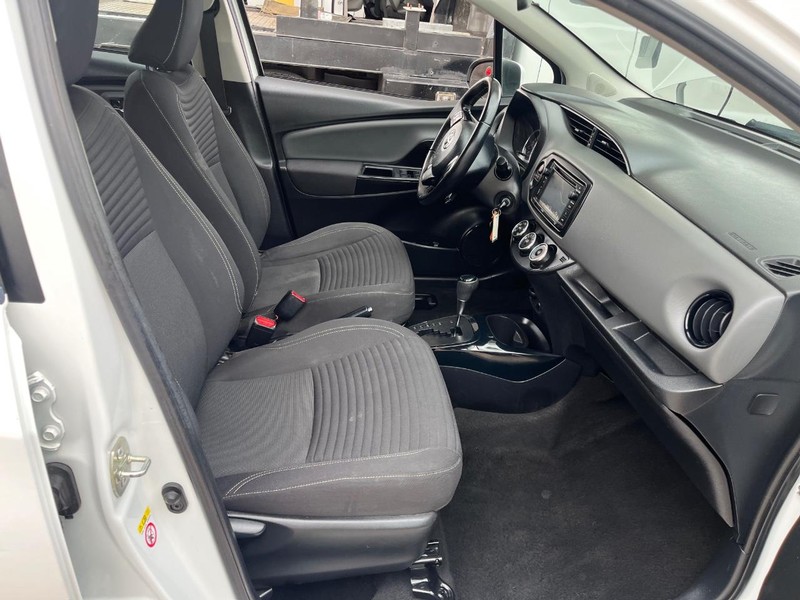 Toyota Yaris Vehicle Image 10