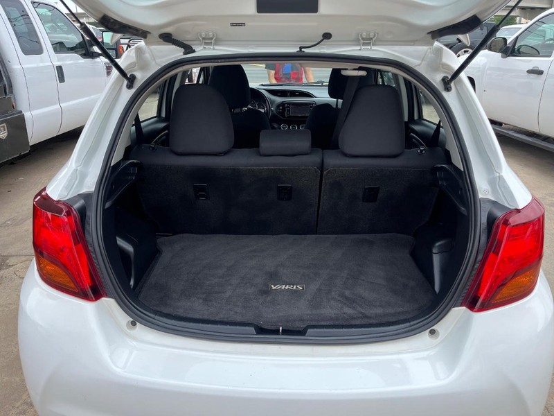 Toyota Yaris Vehicle Image 11