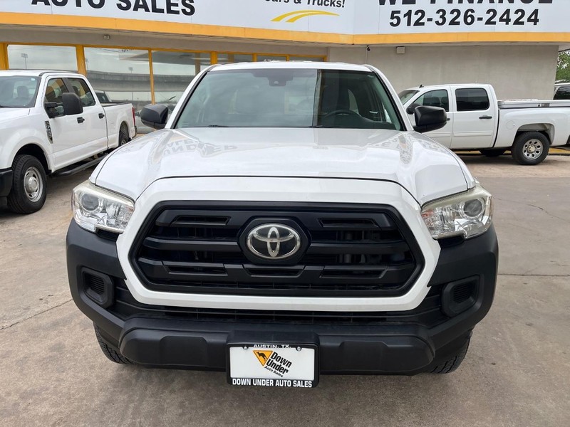 Toyota Tacoma Vehicle Image 02