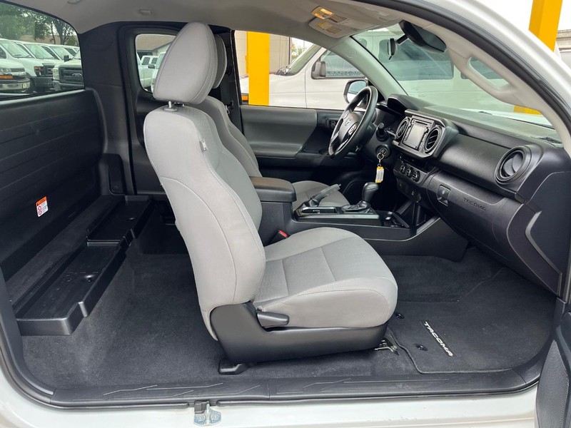 Toyota Tacoma Vehicle Image 07