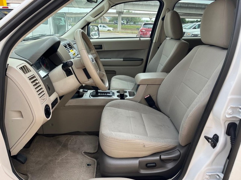 Ford Escape Vehicle Image 07