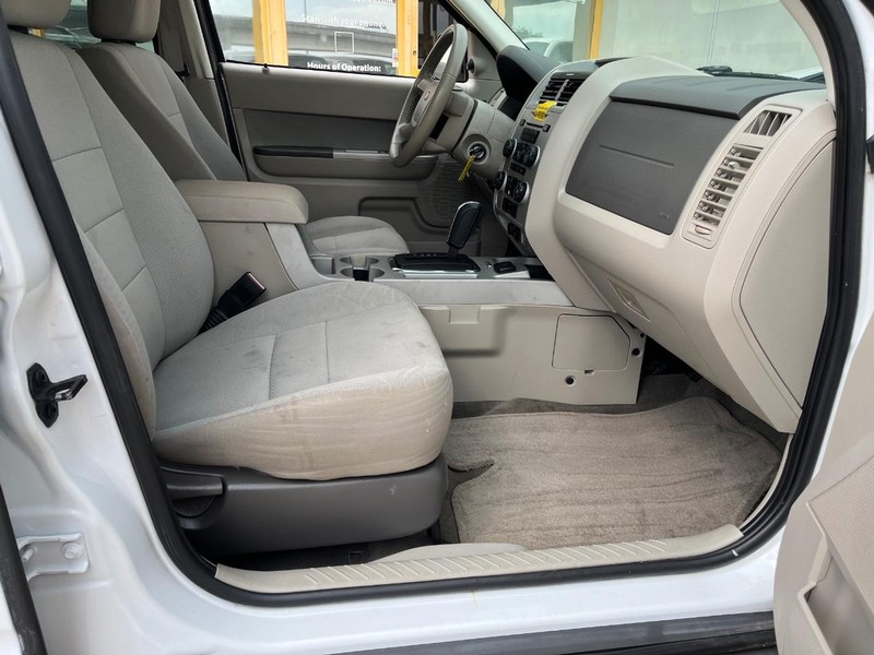 Ford Escape Vehicle Image 08