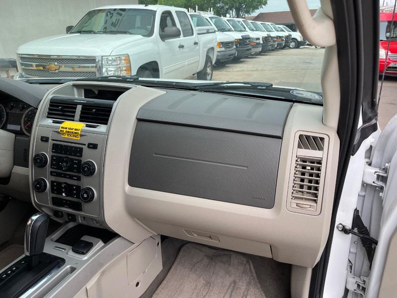 Ford Escape Vehicle Image 09