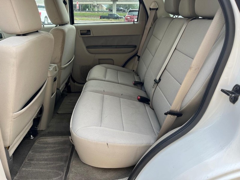 Ford Escape Vehicle Image 11