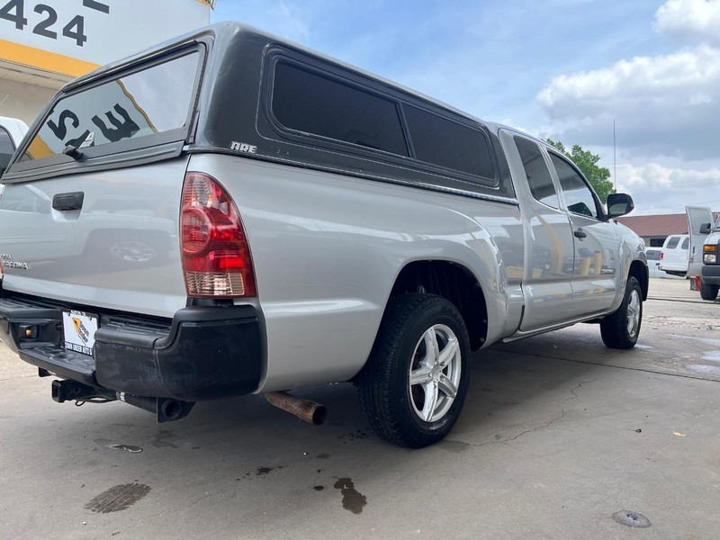 Toyota Tacoma Vehicle Image 06