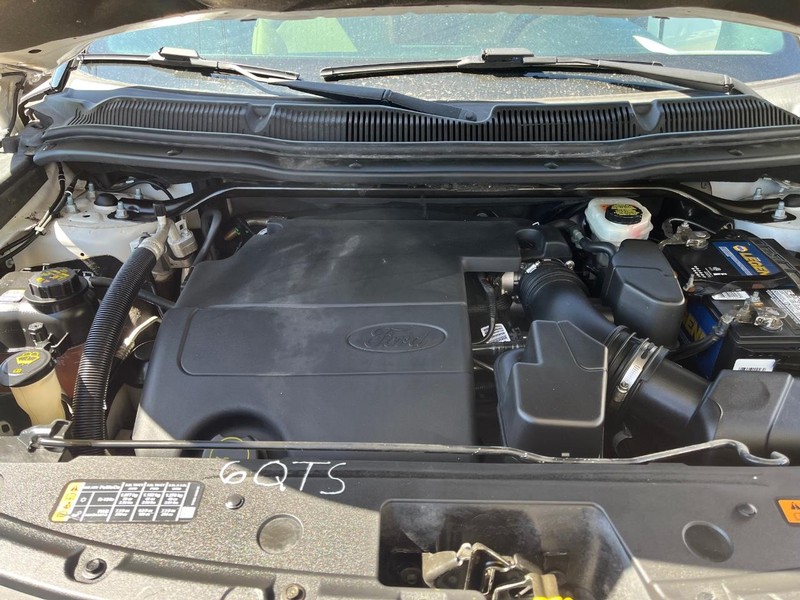 Ford Explorer Vehicle Image 13