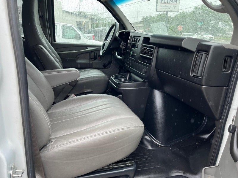 Chevrolet Express Passenger Vehicle Image 07