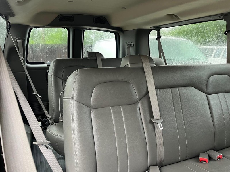 Chevrolet Express Passenger Vehicle Image 08