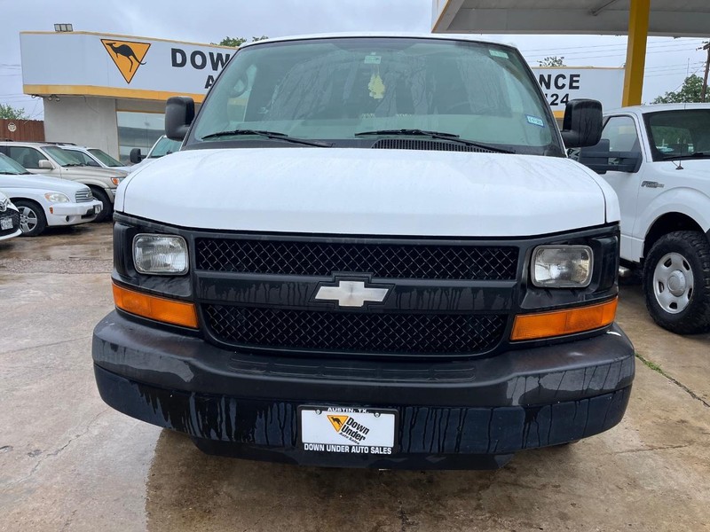 Chevrolet Express Cargo Van Vehicle Image 02