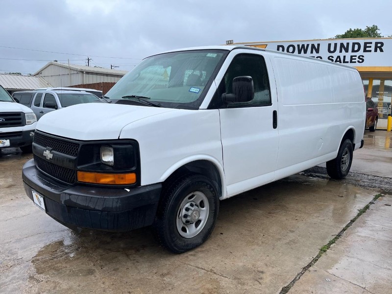 Chevrolet Express Cargo Van Vehicle Image 03