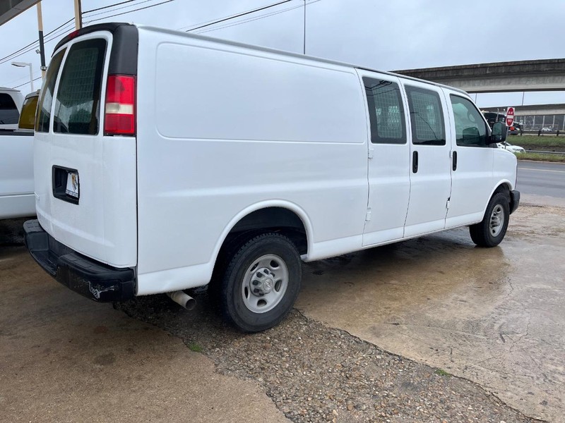 Chevrolet Express Cargo Van Vehicle Image 06
