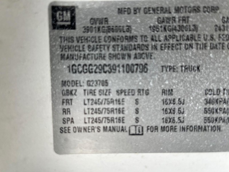 Chevrolet Express Cargo Van Vehicle Image 07