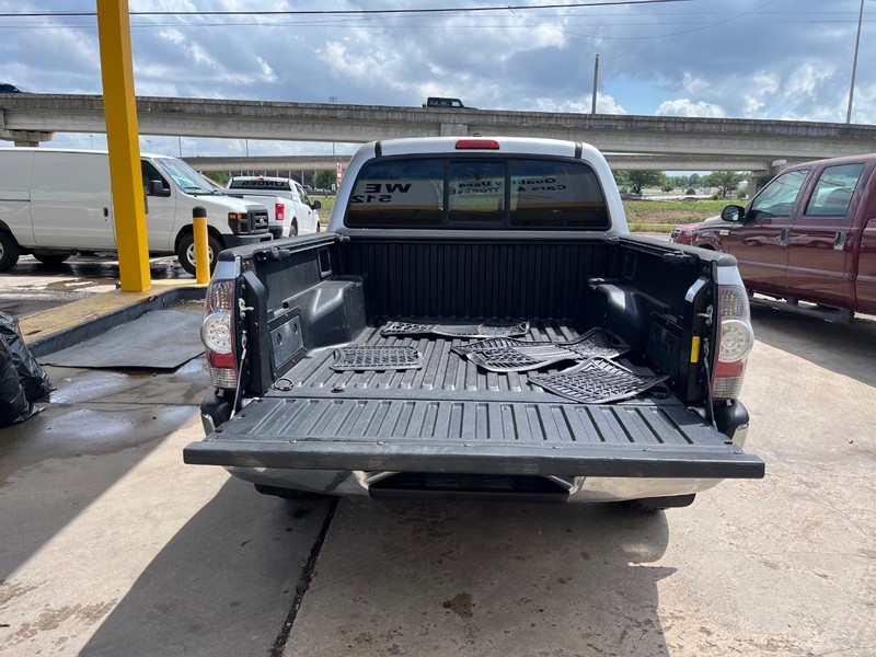 Toyota Tacoma Vehicle Image 06