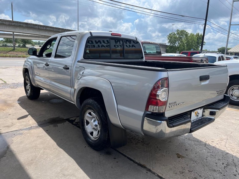 Toyota Tacoma Vehicle Image 12