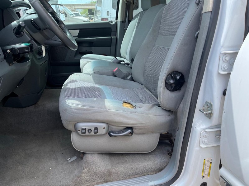 Dodge Ram 2500 Vehicle Image 10