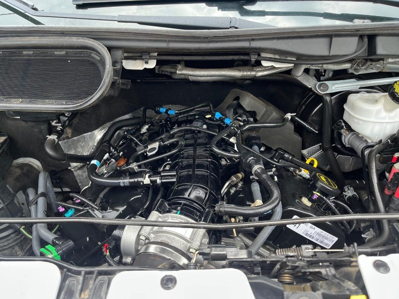 Ford Transit Wagon Vehicle Image 07