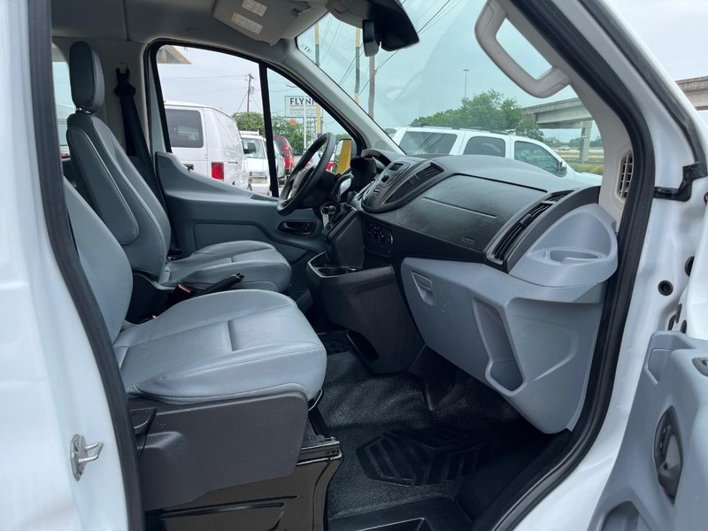 Ford Transit Wagon Vehicle Image 10