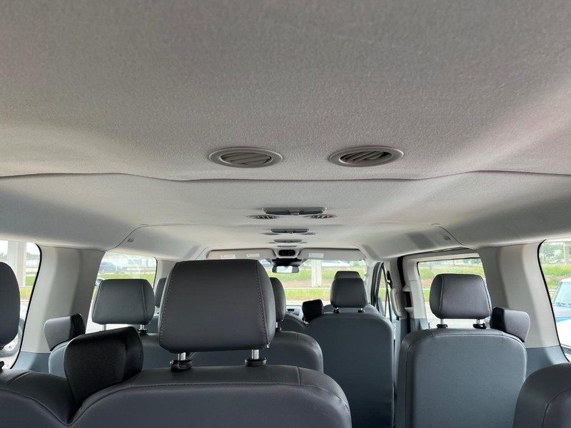 Ford Transit Wagon Vehicle Image 13