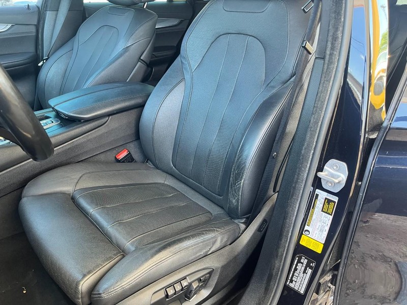 BMW X6 Vehicle Image 09