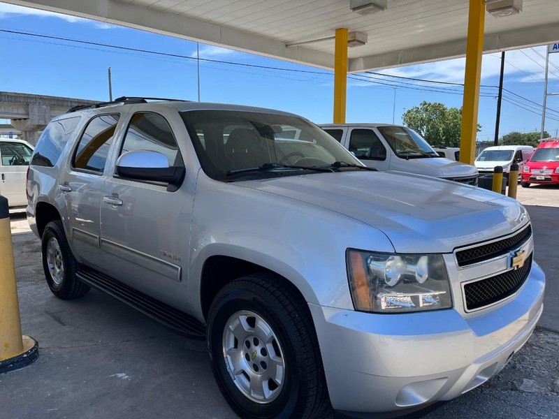 Chevrolet Tahoe Vehicle Image 03