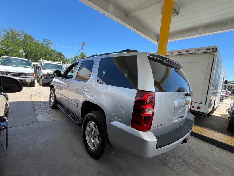 Chevrolet Tahoe Vehicle Image 04