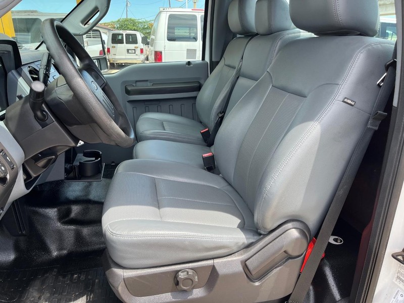 Ford Super Duty F-250 SRW Vehicle Image 08