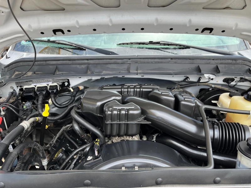 Ford Super Duty F-250 SRW Vehicle Image 12