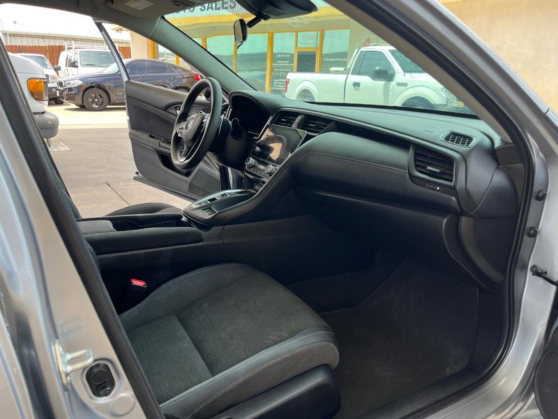 Honda Insight Vehicle Image 08
