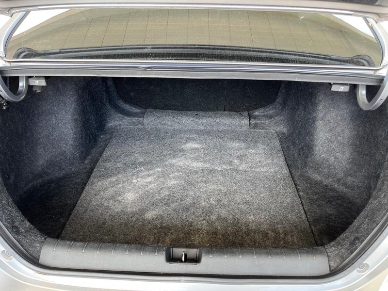 Honda Insight Vehicle Image 12