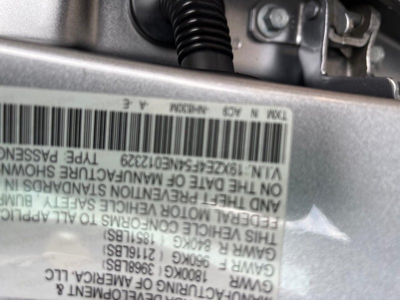 Honda Insight Vehicle Image 14