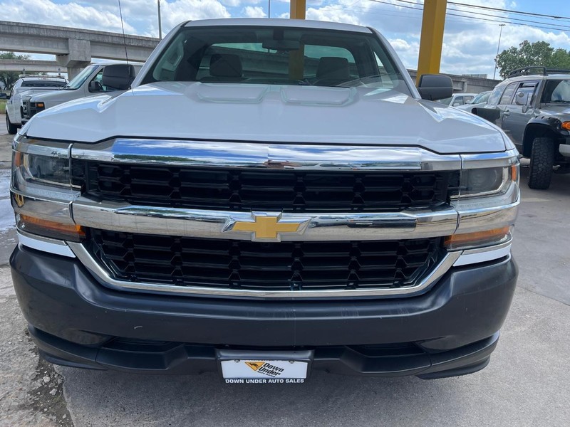Chevrolet Silverado 1500 Vehicle Image 02