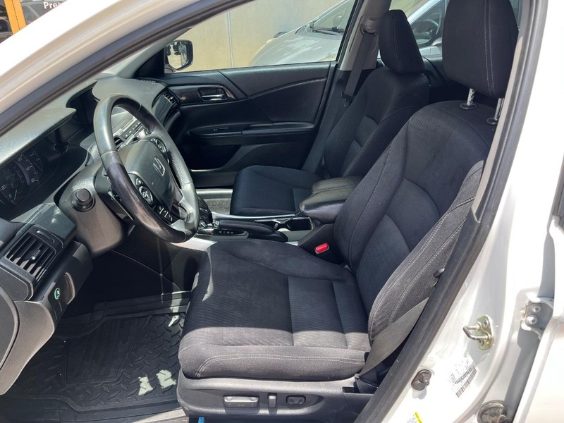 Honda Accord Sedan Vehicle Image 07