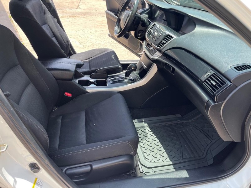 Honda Accord Sedan Vehicle Image 08