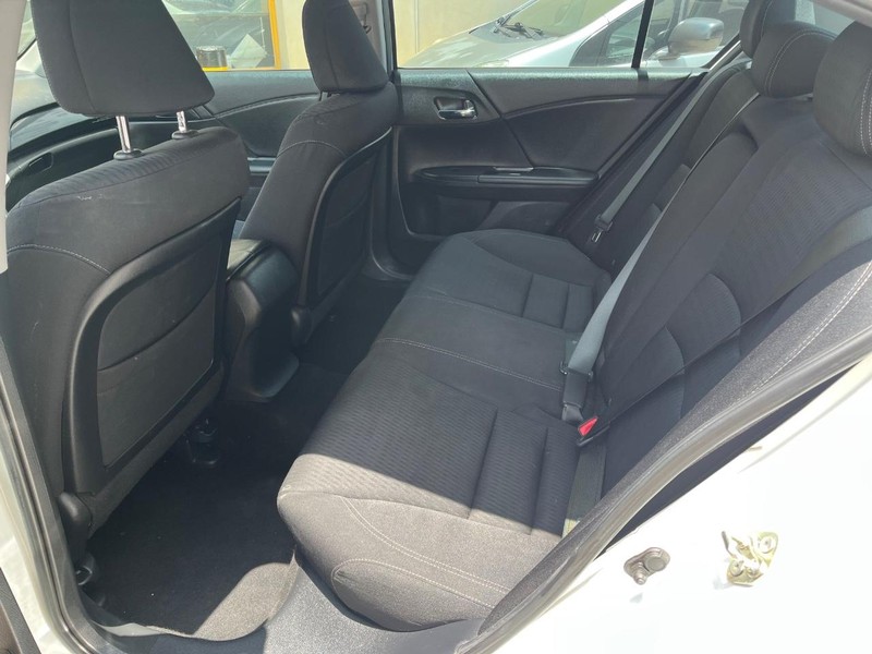 Honda Accord Sedan Vehicle Image 10
