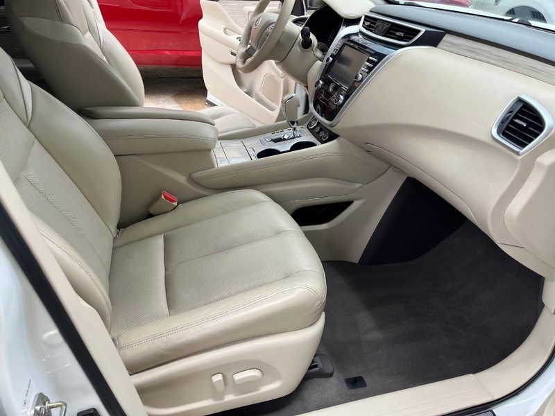 Nissan Murano Vehicle Image 09