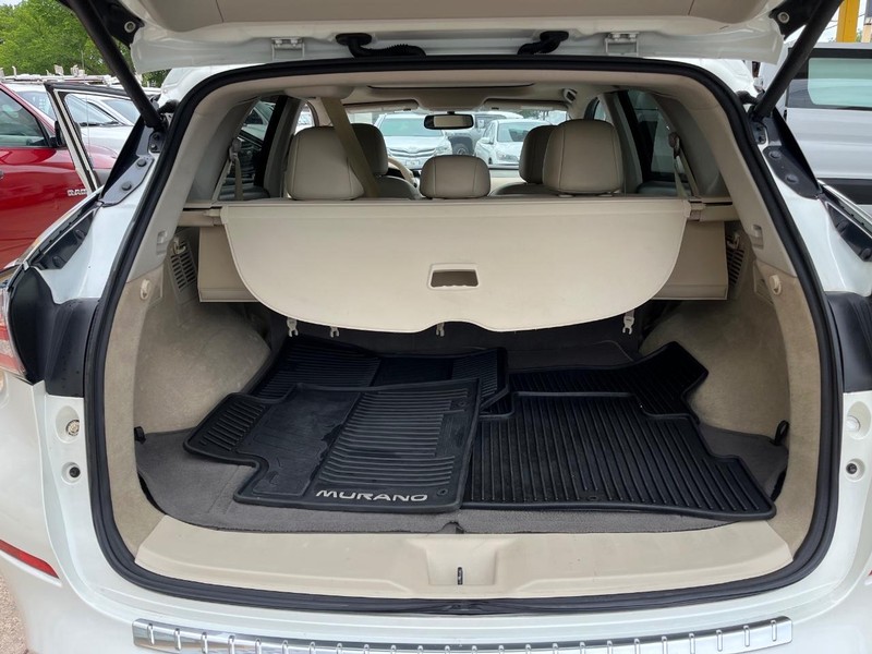 Nissan Murano Vehicle Image 11
