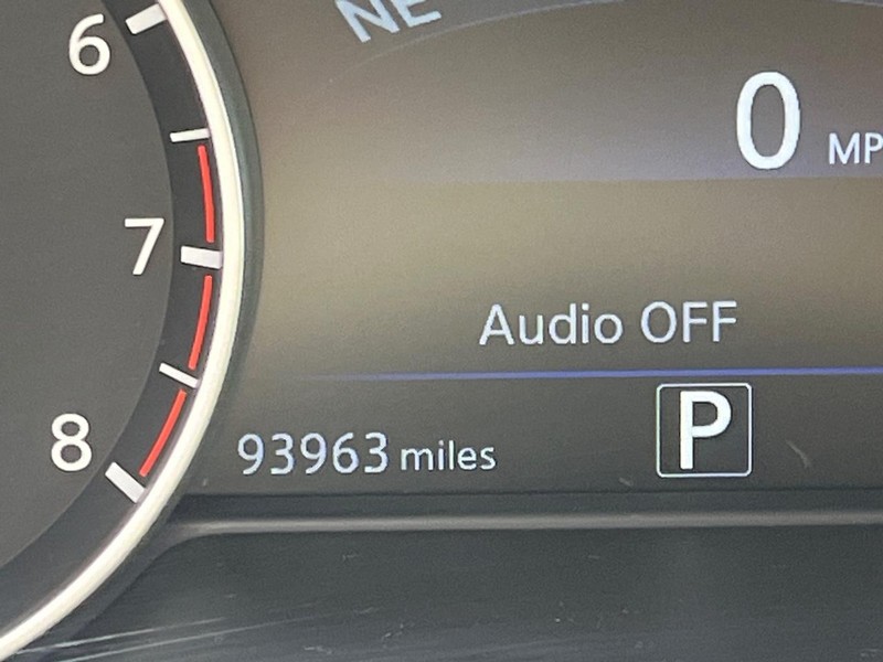 Nissan Murano Vehicle Image 14
